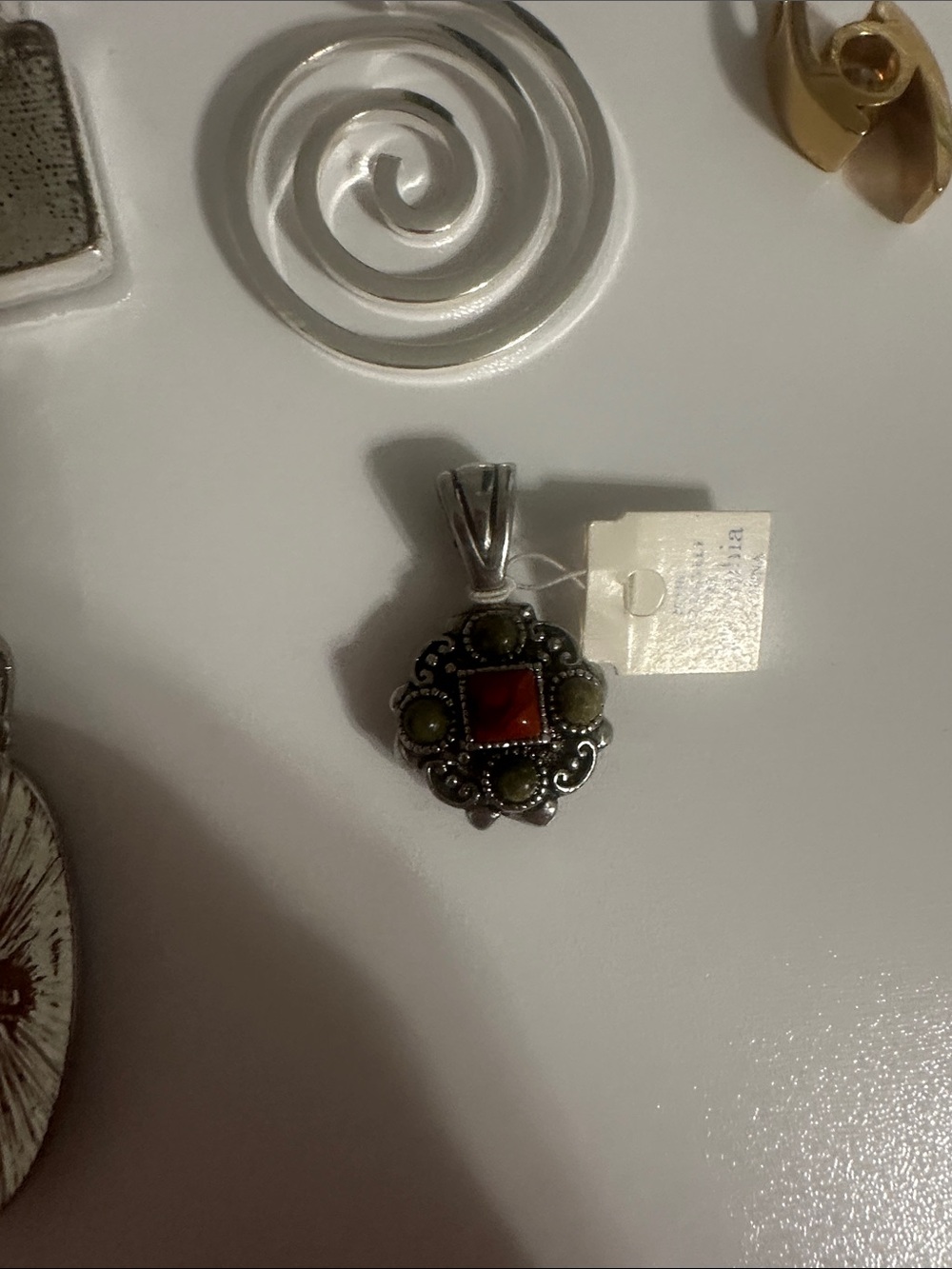 Assorted Lia Sophia Pendant Lot with choker necklace - Picture 12 of 16